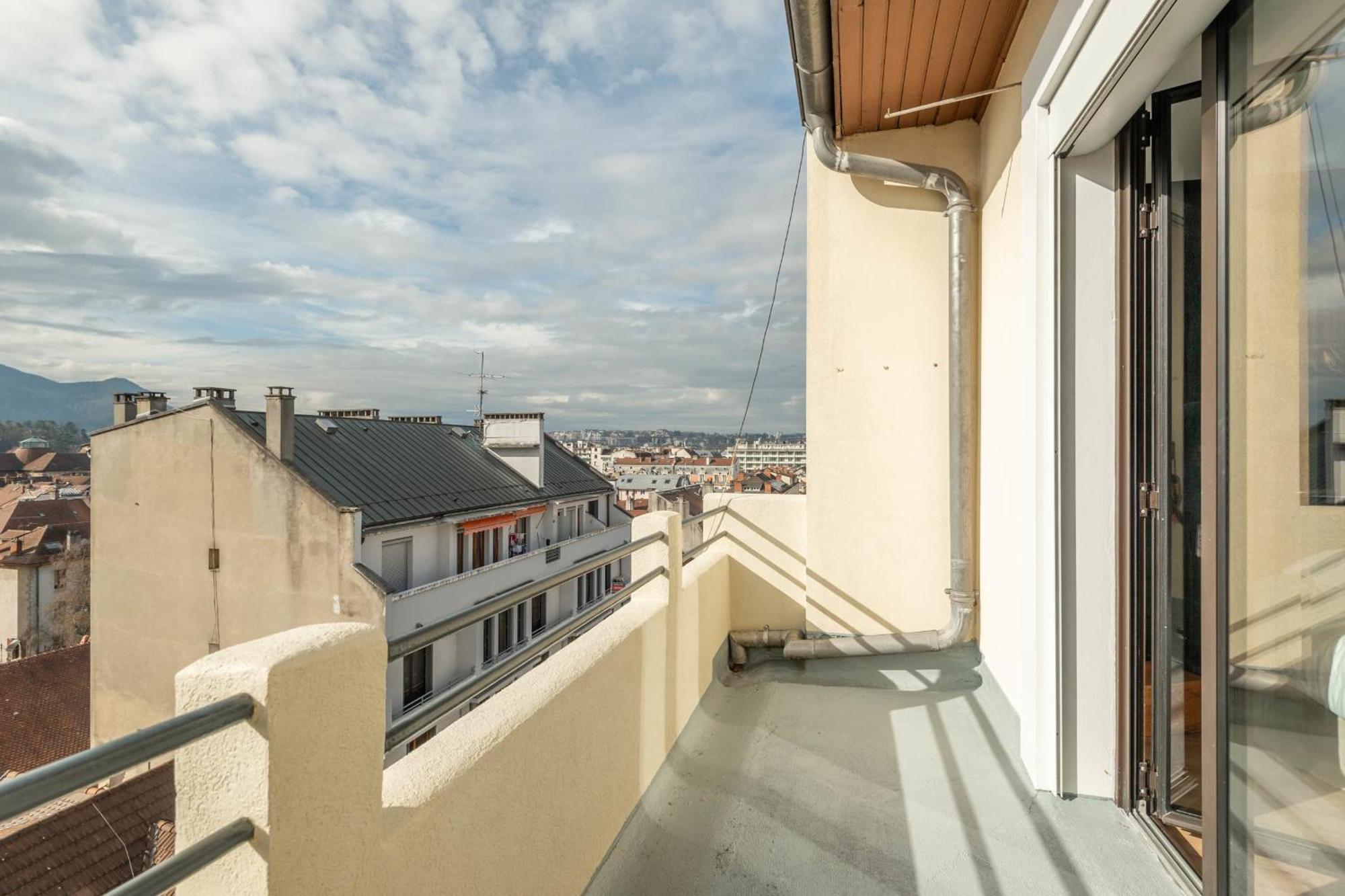Le Beau Marcy - Contemporary City Centre Flat Анси Экстерьер фото