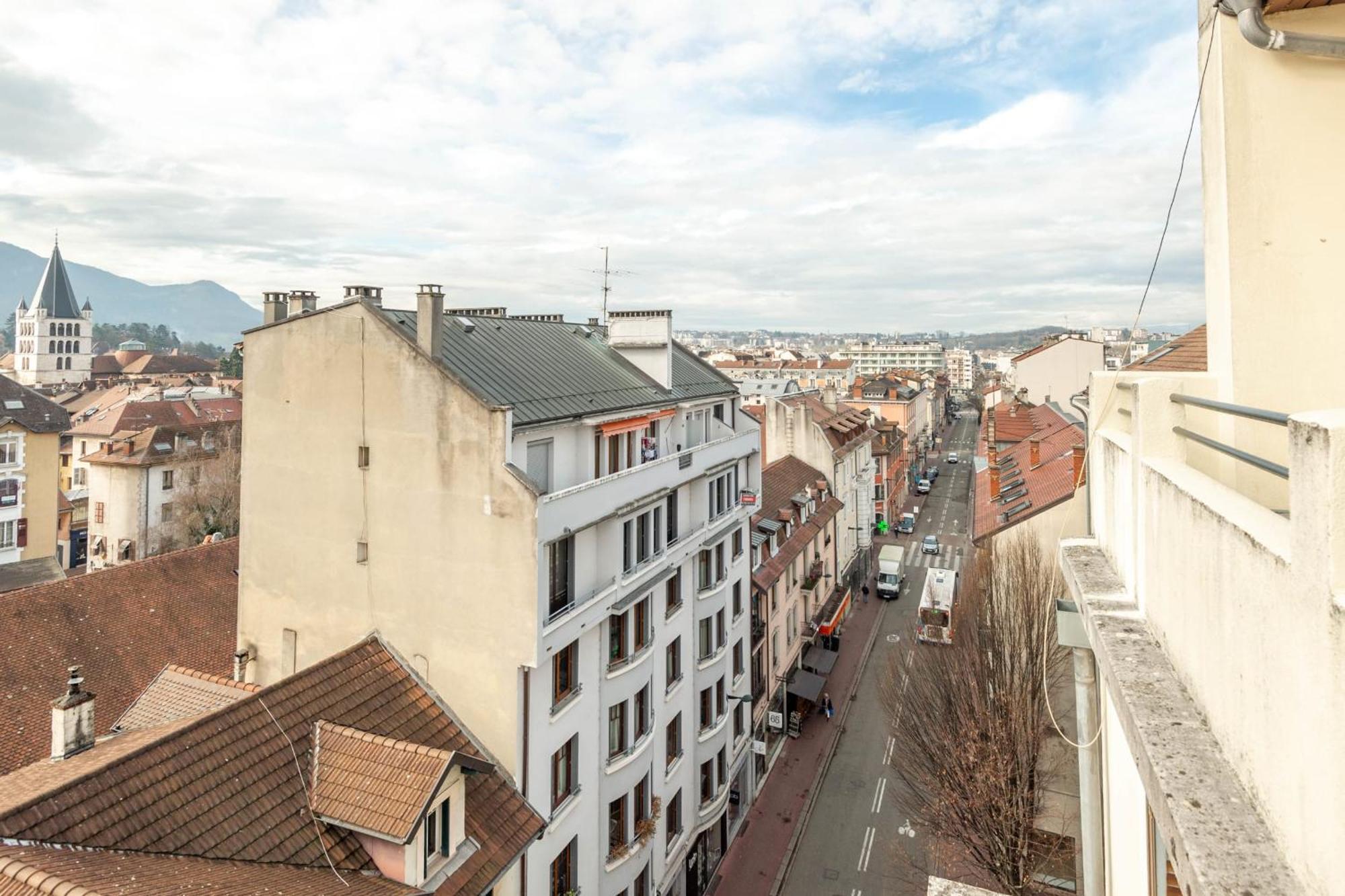 Le Beau Marcy - Contemporary City Centre Flat Анси Экстерьер фото